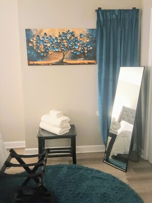 1 bedroom, desk, iron/ironing board, free WiFi - The Serene Uptown Flat (Charlotte)