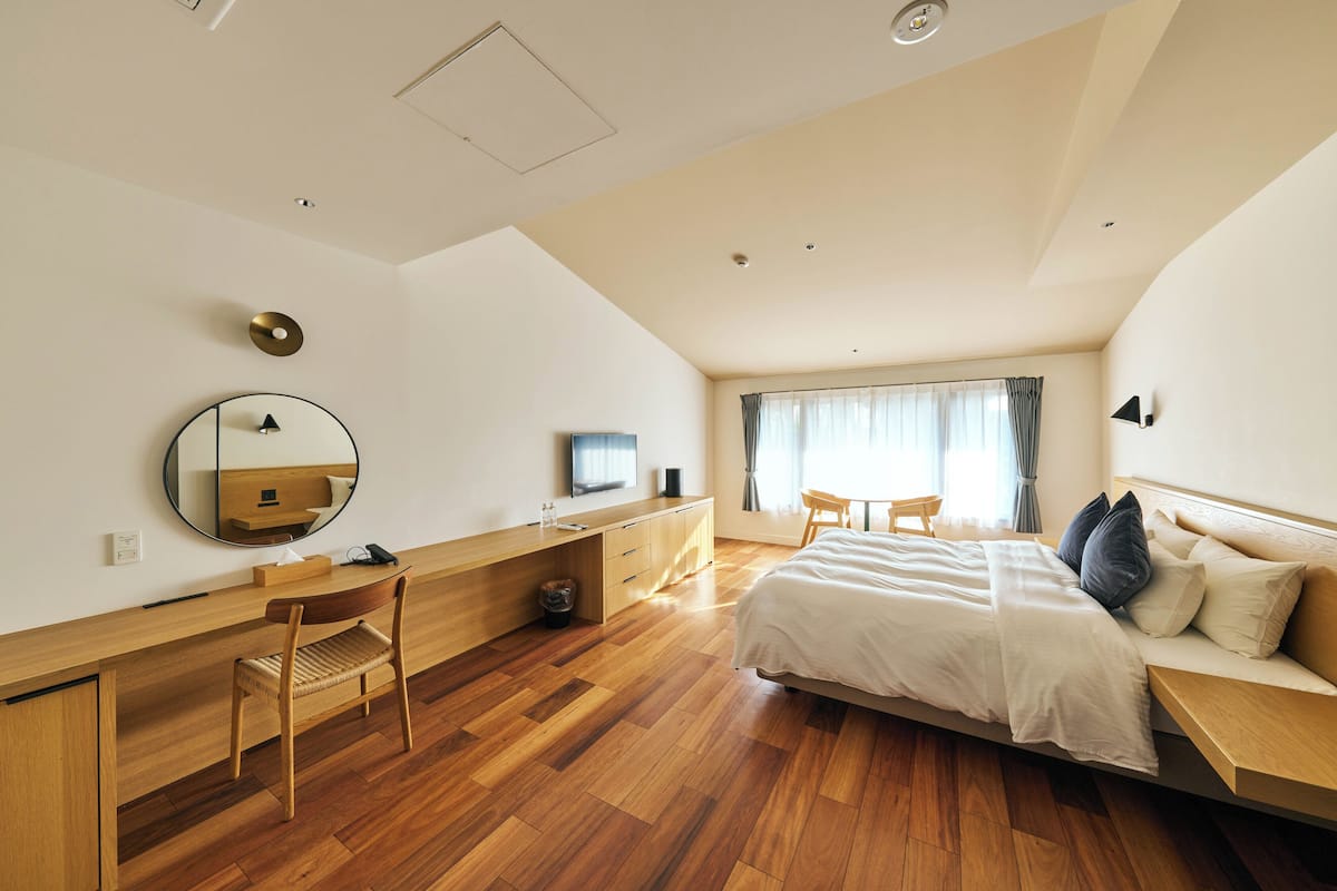 Superior Double Room, 1 Queen Bed, Non Smoking | Free WiFi, bed sheets