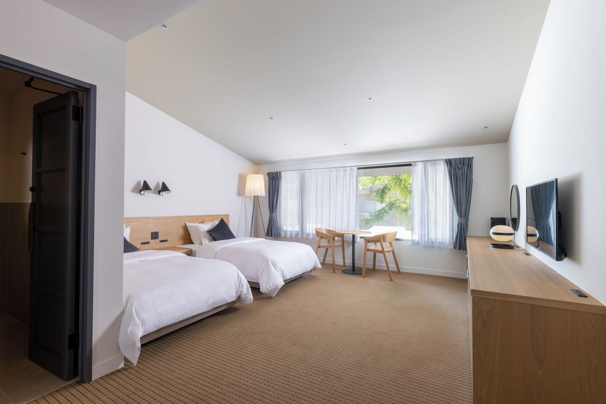 Superior Twin Room, Non Smoking | Free WiFi, bed sheets