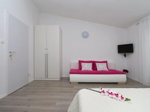 Internet - Brandneue Wohnung mit Meerblick by Interhome (Makarska)