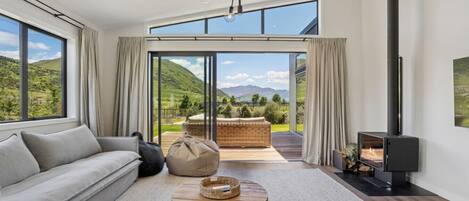 TV, peis og stereoanlegg