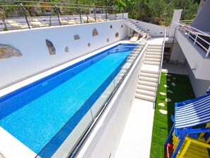 A heated pool - Große Wohnung in Zelenka mit Eigenem Parkplatz by Interhome (Makarska)