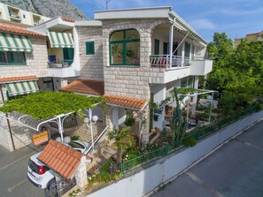 Exterior - Gemütliche Ferienwohnung mit Terrasse in Bidol by Interhome (Makarska)