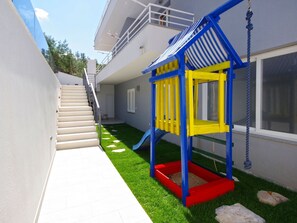 Children’s area - Große Wohnung in Zelenka mit Eigenem Balkon by Interhome (Makarska)