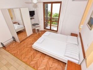 Internet - Komfortable Ferienwohnung by Interhome (Baška Voda)