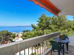 Outdoor dining - Komfortable Ferienwohnung by Interhome (Baška Voda)