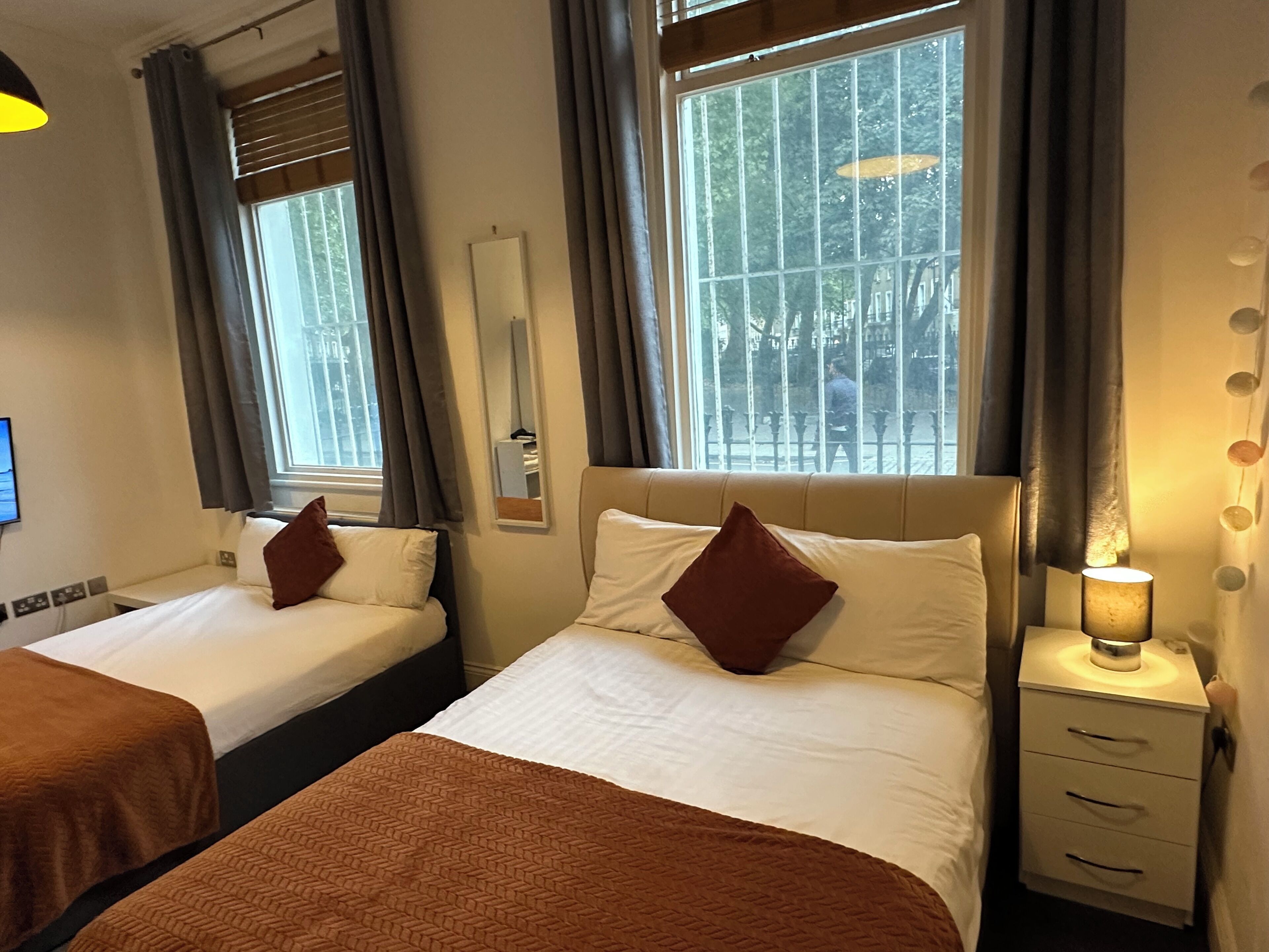 Apartment, 2 Double Beds | Laptop workspace, free WiFi