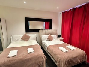 Comfort Apartment | Laptop workspace, free WiFi - Eurostar Comfort Inn Studio Apartments (London)