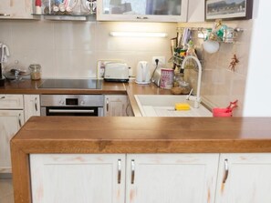 Fridge, oven, dishwasher, cookware/dishes/utensils - Wohnung am Stadtstrand by Interhome (Dragovode)