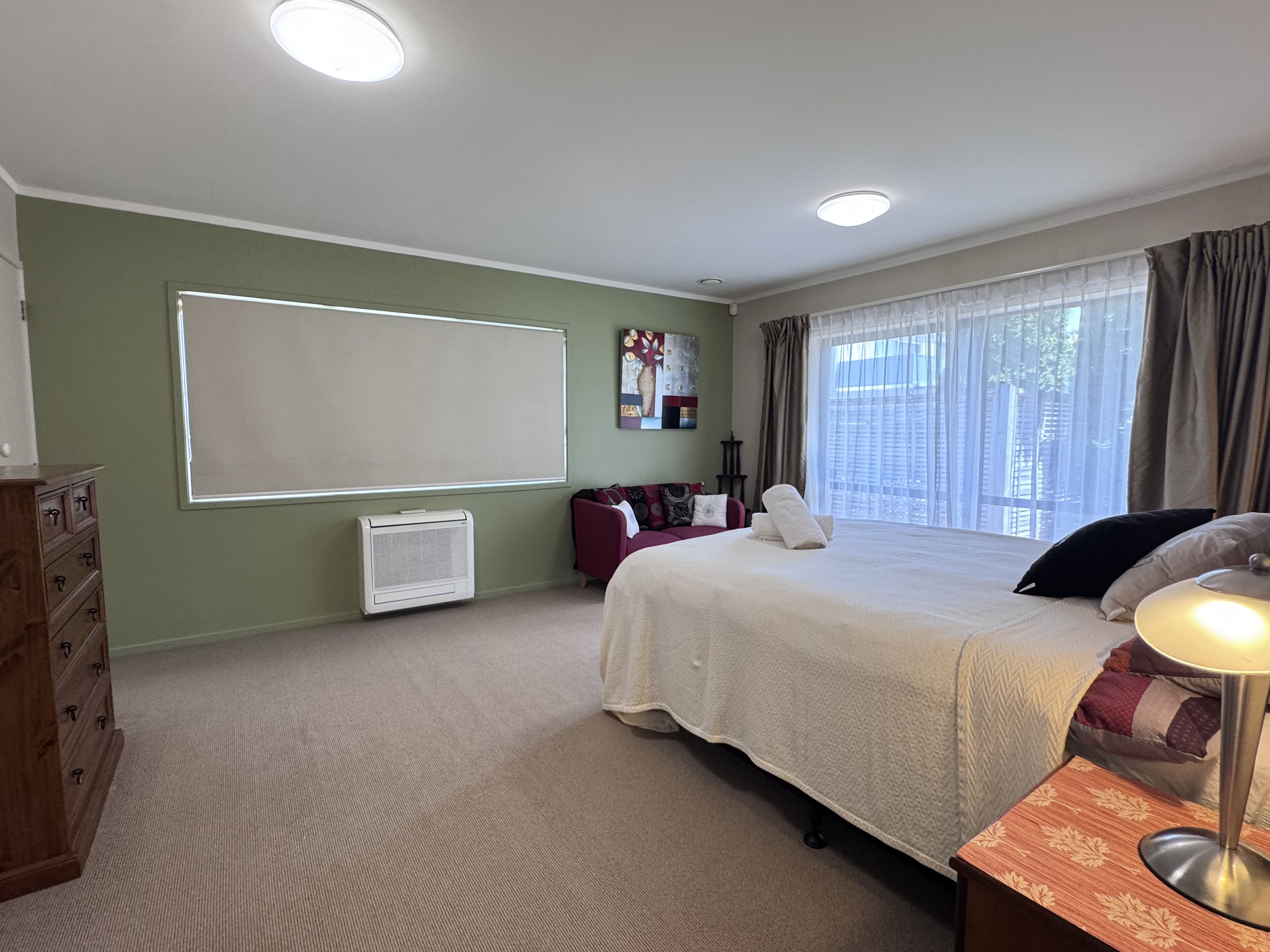 3 bedrooms, iron/ironing board, free WiFi, bed sheets