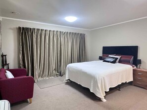 3 dormitorios, tabla de planchar con plancha, wifi gratis y ropa de cama