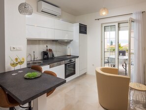 Fridge, microwave, oven, dishwasher - Wohnung in Okrug Gornji mit Garten und Grill by Interhome (Trogir/Okrug Donji)