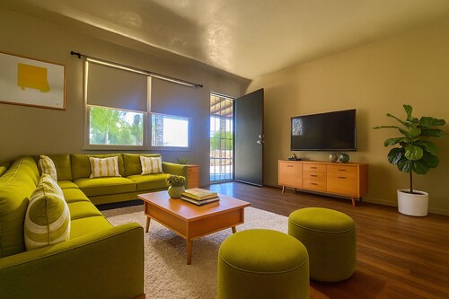 Charming Modesto Duplex: Your Gateway to Downtown & Yosemite Day Trips!