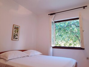 Internet - über zwei Etagen mit Garten, Terrasse und zwei Balkonen by Interhome (Trogir/Slatine)