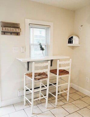 Dining - Driftwood Cottage Stand-Alone Downtown OC Retreat (Ocean City)
