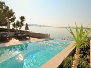 A heated pool - Wohnung Sea Note by Interhome (Trogir)