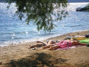 Beach - Gemütliche Wohnung in Seget Donji mit Grill und Garten by Interhome (Trogir)