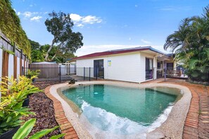 Pool - Coolum Beachside Getaway (Sunshine Coast)