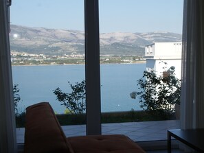 Interior - Wohnung 1 im Erdgeschos mit Terrasse und Meerblick by Interhome (Trogir)
