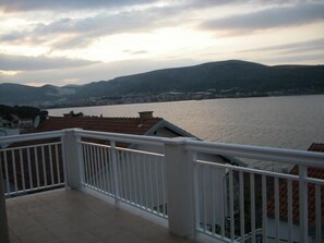 Property grounds - im 2. Stock mit Balkon und Meerblick by Interhome (Trogir)