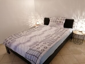 Internet - Erdgeschosswohnung mit Terrasse und Meerblick by Interhome (Trogir)