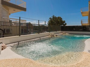 Pool - Luxuriöses Vier-Sterne-Apartment Prestige II. by Interhome (Trogir)