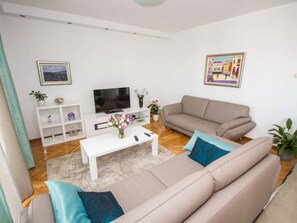 TV - Appartement mit großem Balkon by Interhome (Trogir)