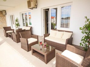 Terrace/patio - Appartement mit großem Balkon by Interhome (Trogir)