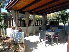 Outdoor dining - Wohnung direkt am Strand by Interhome (Vinišće)