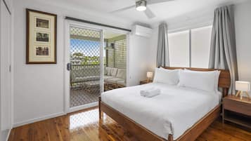 3 bedrooms, desk, iron/ironing board, WiFi
