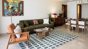 Luxury Apartment, 2 Bedrooms, Balcony, Garden View | Living area