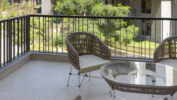 Luxury Apartment, 2 Bedrooms, Balcony, Garden View | Property grounds