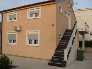 Exterior - Wohnung in Vir mit privatem Balkon by Interhome (Vir)