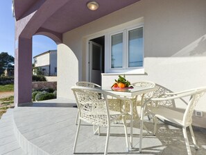 Outdoor dining - Studio-Apartment im Erdgeschoss für 2 Personen by Interhome (Vir)