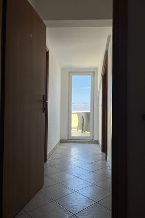 Interior - Appartement mit Blick auf das Wasser by Interhome (Vir)