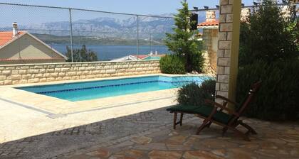 Charmantes Studio mit Balkon und Pool by Interhome