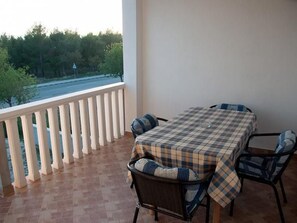 Outdoor dining - mit Balkon für vier Personen by Interhome (Starigrad-Paklenica)
