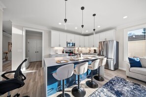 Micro-ondas, fogão, cooktop, lava-louças