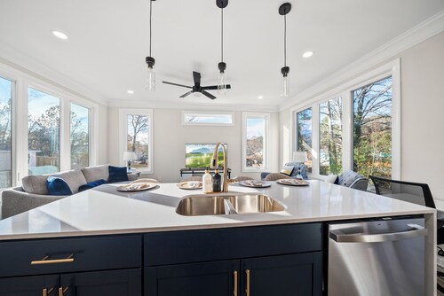 Stylish New Modern Home Close to Duke & Downtown Durham