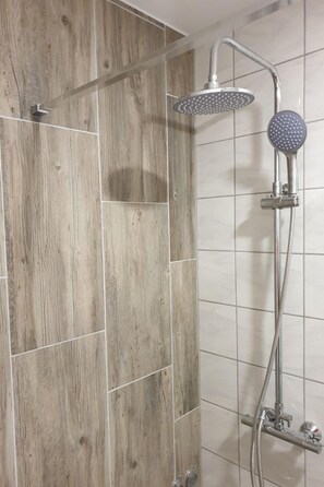 Towels - mit Blick auf das Wasser by Interhome (Karlobag)