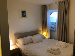 Internet - mit Blick auf das Wasser by Interhome (Rab/Kampor)