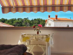 Dining - Appartement in Palit mit Privatem Balkon by Interhome (Rab/Rab)