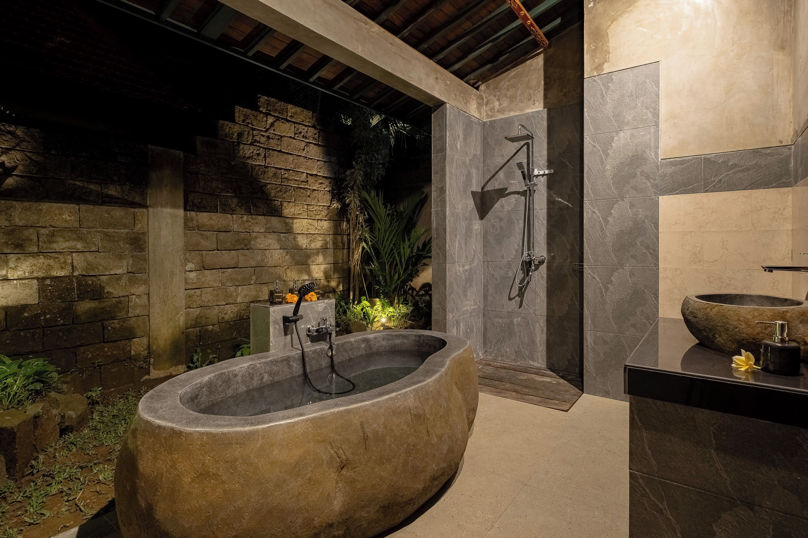 One Bedroom Villa with Pool View | Bathroom | Separate bathtub and shower, hair dryer, slippers, towels