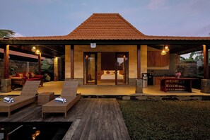 Front of property – evening/night - Agrapana Ubud Villa (Ubud)