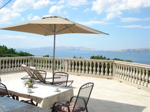 Outdoor dining - Apartment für zwei Erwachsene und zwei Kinder by Interhome (Senj)