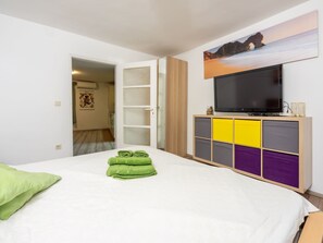 Internet - Greenhouse Adria mit großer Terrasse und Pool by Interhome (Novi Vinodolski/Bribir)