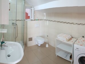 Towels - Wohnung mit Blick auf das Wasser by Interhome (Novi Vinodolski)