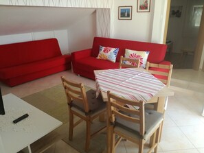 Living area - Wohnung mit Blick auf das Wasser by Interhome (Novi Vinodolski)