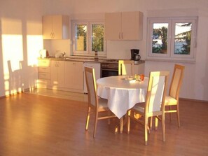 Fridge, microwave, oven, cookware/dishes/utensils - Apartment 3 - Loft by Interhome (Selce)