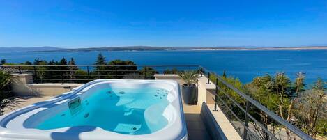 Idromassaggio all'aperto